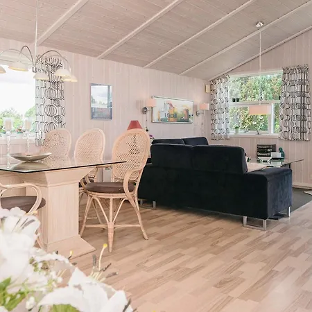 5 Star In Hadsund * Øster Hurup